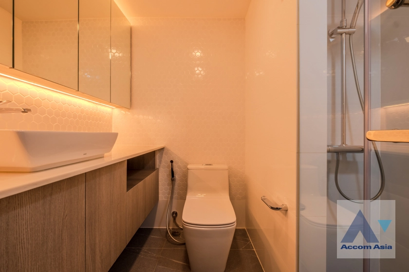 24  3 br Condominium for rent and sale in Ploenchit ,Bangkok BTS Chitlom at Somkid Gardens AA11917