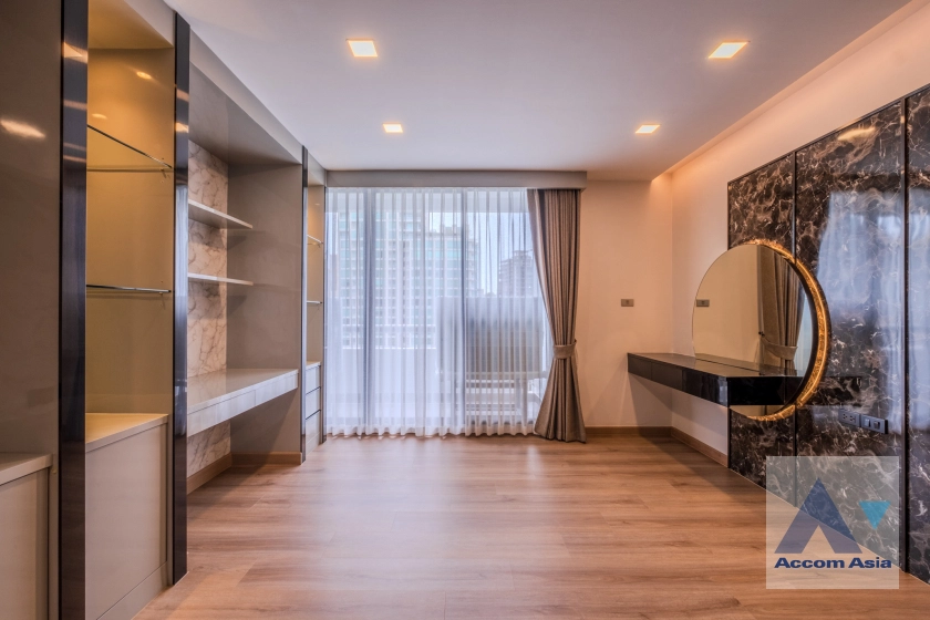 21  3 br Condominium for rent and sale in Ploenchit ,Bangkok BTS Chitlom at Somkid Gardens AA11917