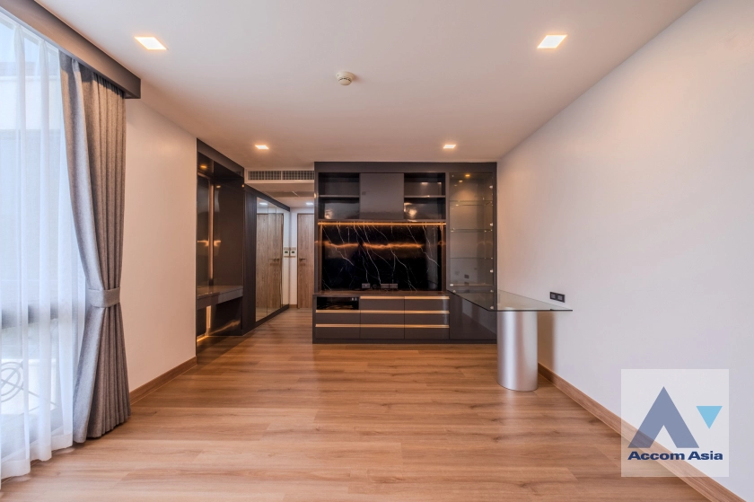 28  3 br Condominium for rent and sale in Ploenchit ,Bangkok BTS Chitlom at Somkid Gardens AA11917