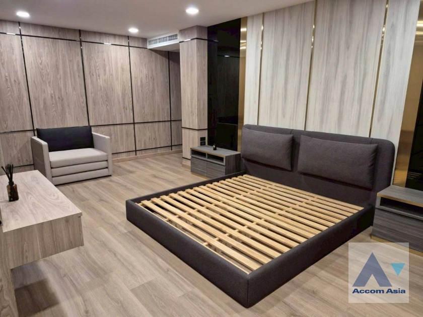 29  3 br Condominium for rent and sale in Ploenchit ,Bangkok BTS Chitlom at Somkid Gardens AA11917