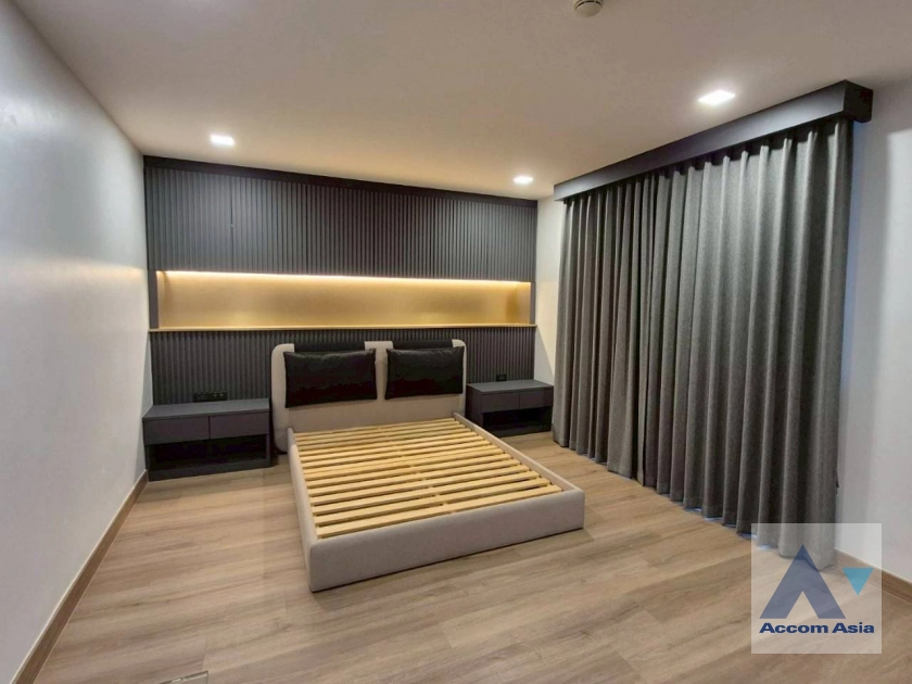 25  3 br Condominium for rent and sale in Ploenchit ,Bangkok BTS Chitlom at Somkid Gardens AA11917