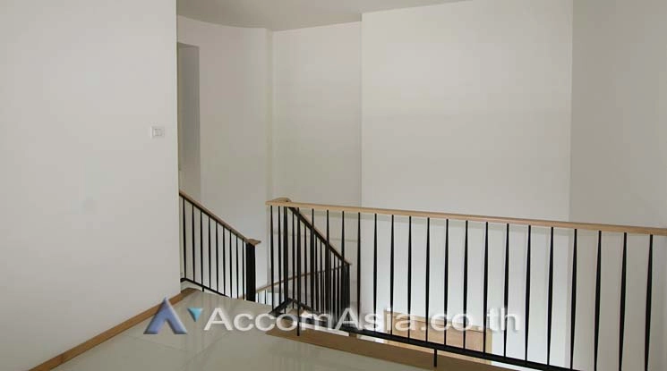 9  2 br Condominium For Sale in Sathorn ,Bangkok BTS Chong Nonsi - BRT Sathorn at The Empire Place AA11943