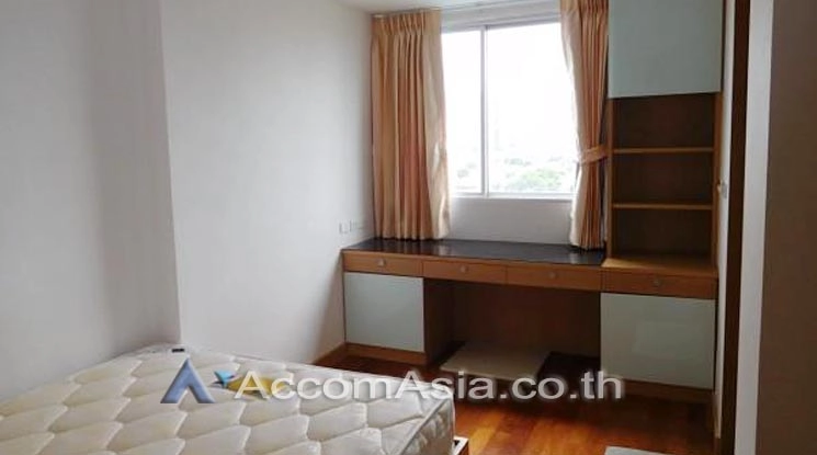 unit 2 Bedrooms  Condominium For Rent in Charoen Nakhon, Bangkok  near BTS Krung Thon Buri (AA11972)