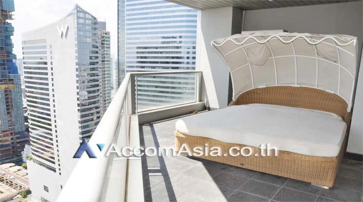 unit: Bright apartment with full height glass and privacy (AA12038)