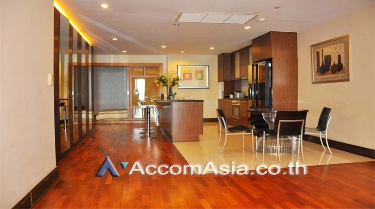 unit: Bright apartment with full height glass and privacy (AA12038)