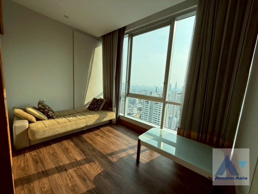 unit 2 Bedrooms  Condominium For Rent in Sathorn, Bangkok  near BTS Chong Nonsi (AA12044)