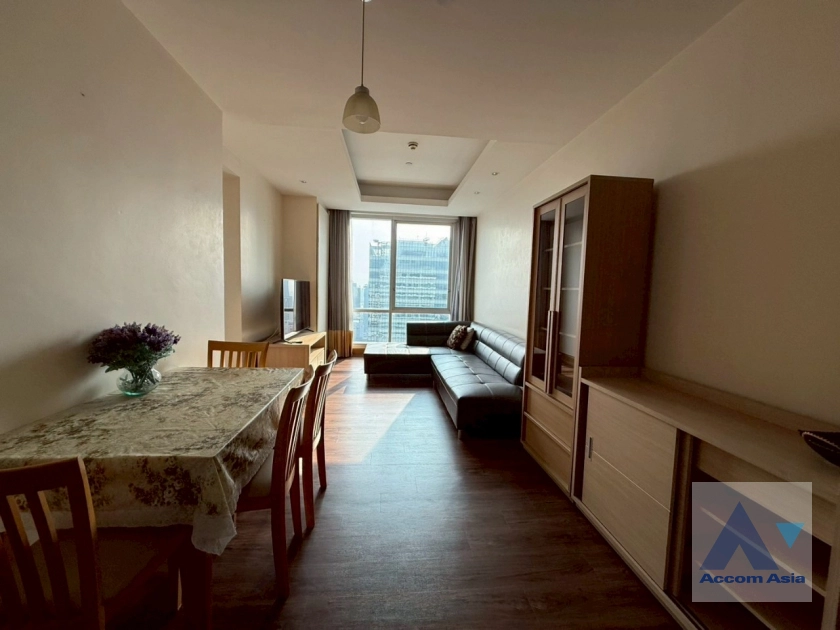 unit 2 Bedrooms  Condominium For Rent in Sathorn, Bangkok  near BTS Chong Nonsi (AA12044)
