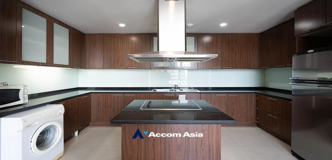 unit 2 Bedrooms  Condominium For Rent in Sathorn, Bangkok  near BTS Chong Nonsi (AA12046)