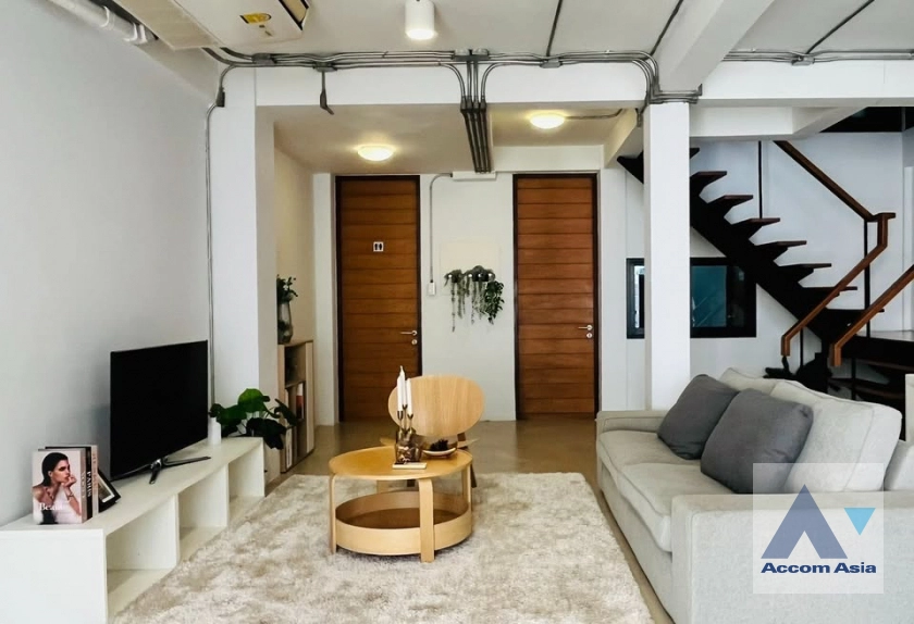 unitHome Office |  3 Bedrooms  Townhouse For Rent & Sale in Sukhumvit, Bangkok  near BTS Ekkamai (AA12098)