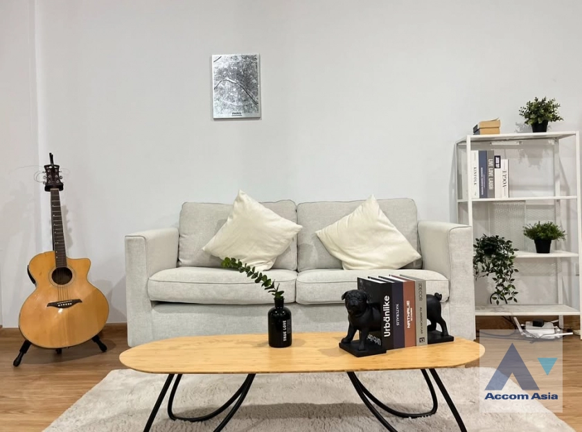 unitHome Office |  3 Bedrooms  Townhouse For Rent & Sale in Sukhumvit, Bangkok  near BTS Ekkamai (AA12098)