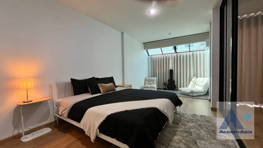 16  3 br Townhouse for rent and sale in Sukhumvit ,Bangkok BTS Ekkamai AA12098