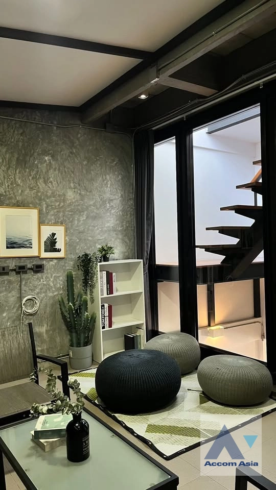 7  3 br Townhouse for rent and sale in Sukhumvit ,Bangkok BTS Ekkamai AA12098