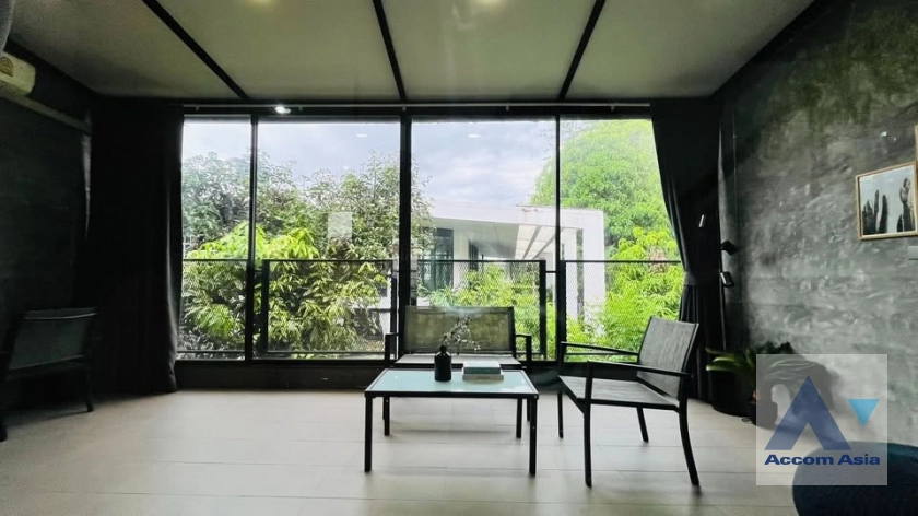 10  3 br Townhouse for rent and sale in Sukhumvit ,Bangkok BTS Ekkamai AA12098