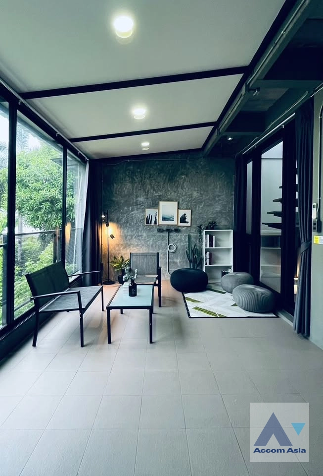 8  3 br Townhouse for rent and sale in Sukhumvit ,Bangkok BTS Ekkamai AA12098