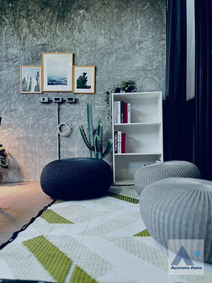 11  3 br Townhouse for rent and sale in Sukhumvit ,Bangkok BTS Ekkamai AA12098