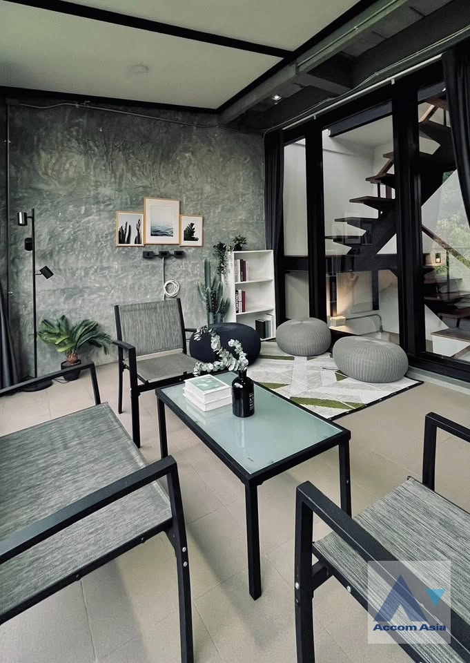 9  3 br Townhouse for rent and sale in Sukhumvit ,Bangkok BTS Ekkamai AA12098