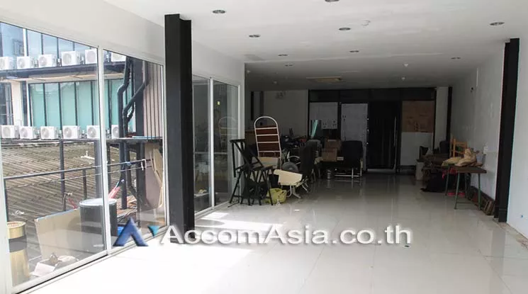  1  Retail / Showroom For Rent in Sukhumvit ,Bangkok BTS Thong Lo at 9.53 Community Mall AA12111