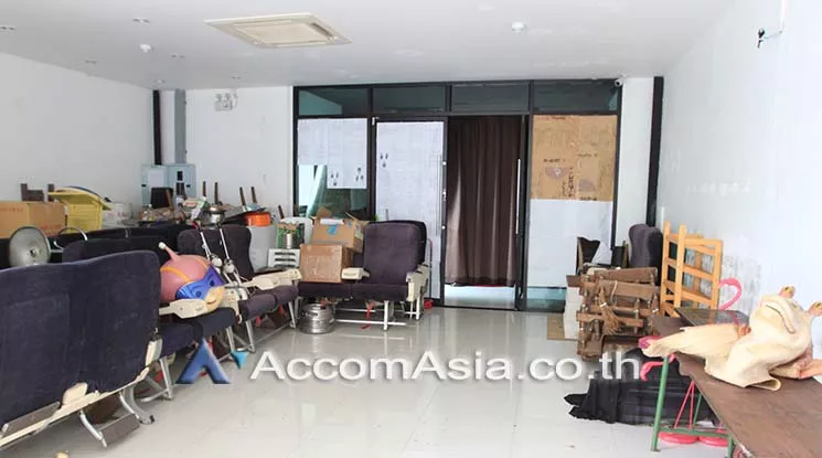 unit Retail / showroom For Rent in Sukhumvit, Bangkok  near BTS Thong Lo (AA12111)