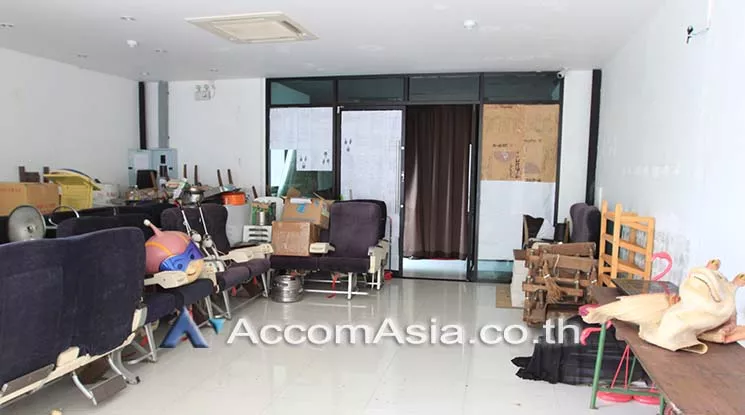  1  Retail / Showroom For Rent in Sukhumvit ,Bangkok BTS Thong Lo at 9.53 Community Mall AA12111