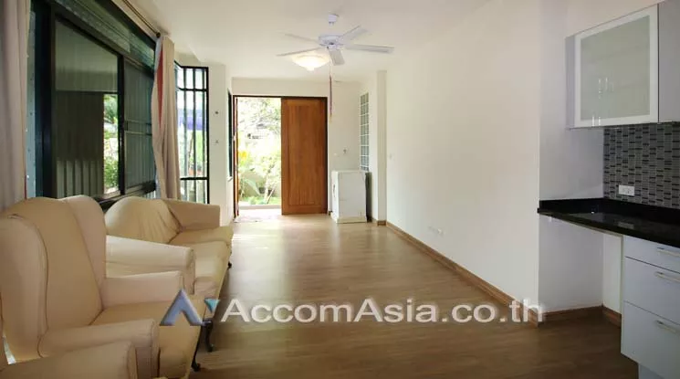 Home Office |  2 Bedrooms  House For Rent in Sukhumvit, Bangkok  near BTS Phrom Phong (AA12167)