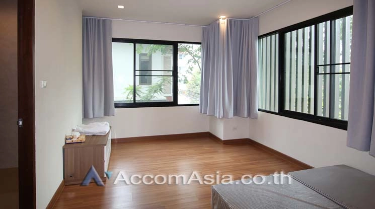 5  3 br House for rent and sale in Sukhumvit ,Bangkok BTS Phrom Phong AA12172