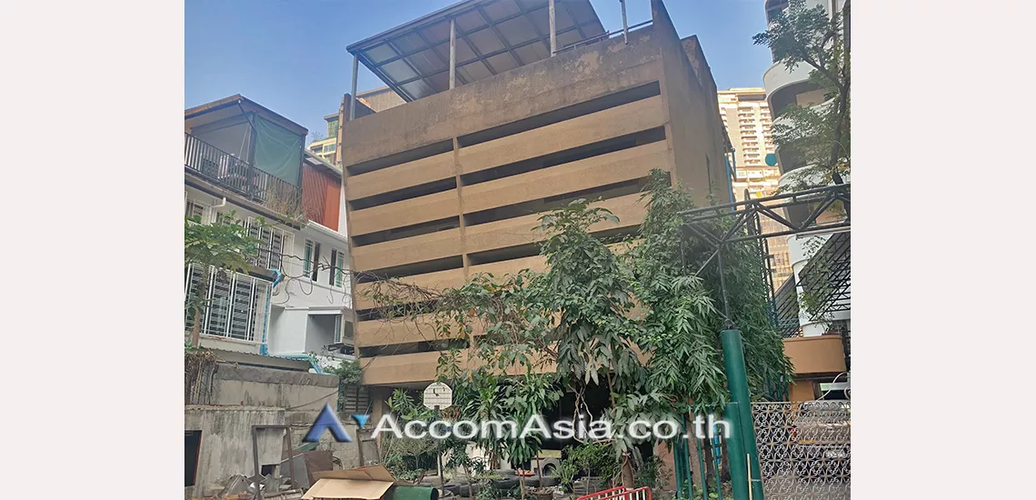  1  House For Rent in Sukhumvit ,Bangkok BTS Phrom Phong AA12177