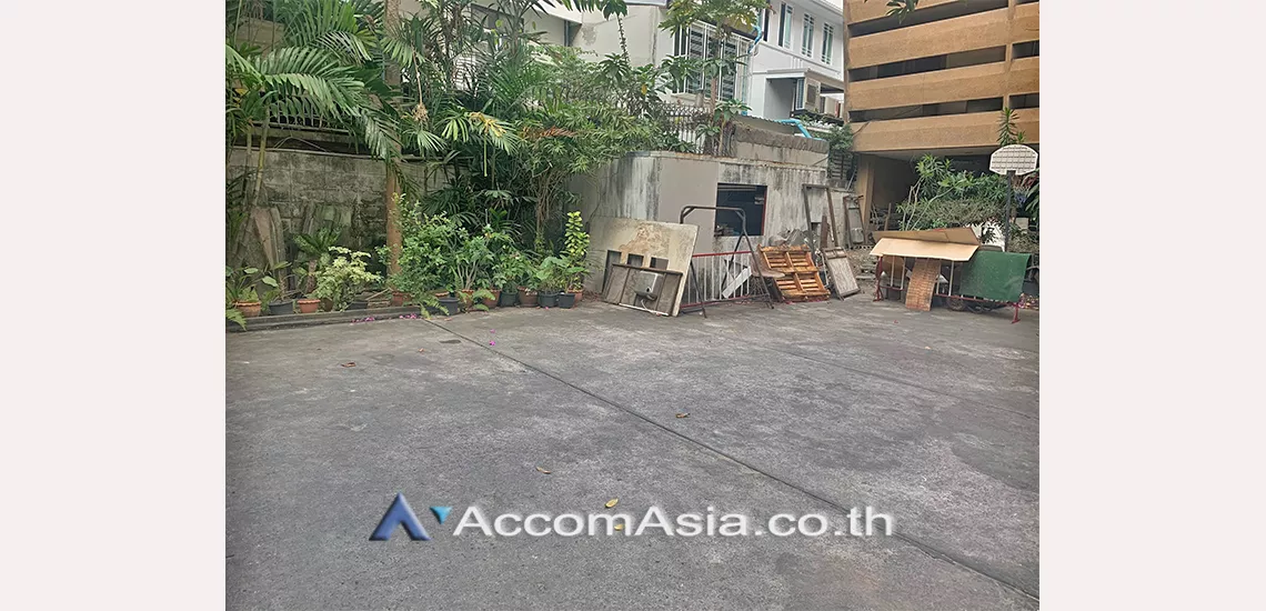 5  House For Rent in Sukhumvit ,Bangkok BTS Phrom Phong AA12177