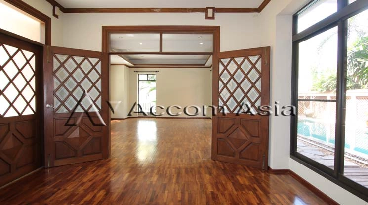 8  7 br House for rent and sale in Sukhumvit ,Bangkok BTS Thong Lo AA12249