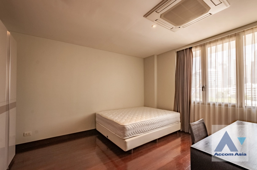 18  3 br Apartment for rent and sale in Ploenchit ,Bangkok BTS Ploenchit - MRT Lumphini at Modern Retro - 2 Units / floor AA12270