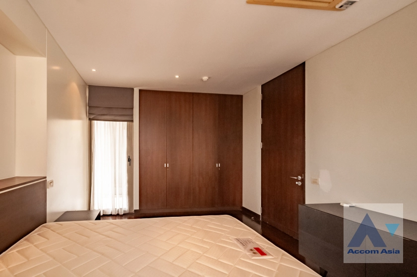 17  3 br Apartment for rent and sale in Ploenchit ,Bangkok BTS Ploenchit - MRT Lumphini at Modern Retro - 2 Units / floor AA12270