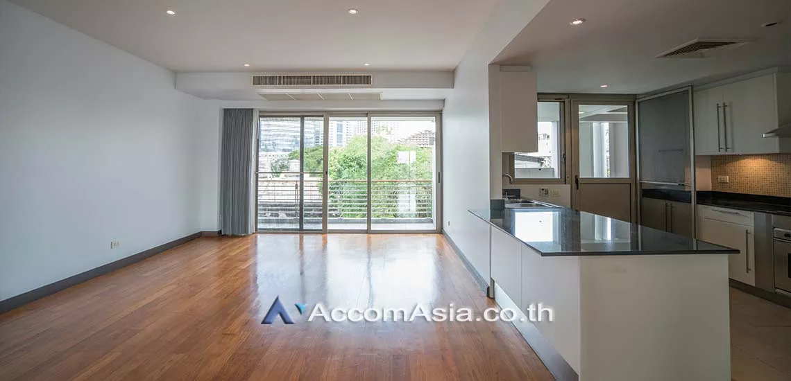Pet friendly |  3 Bedrooms  Apartment For Rent in Ploenchit, Bangkok  near BTS Ploenchit - MRT Lumphini (AA12271)