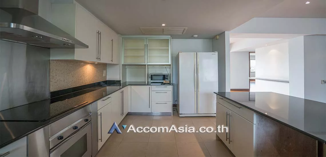 Pet friendly |  3 Bedrooms  Apartment For Rent in Ploenchit, Bangkok  near BTS Ploenchit - MRT Lumphini (AA12271)