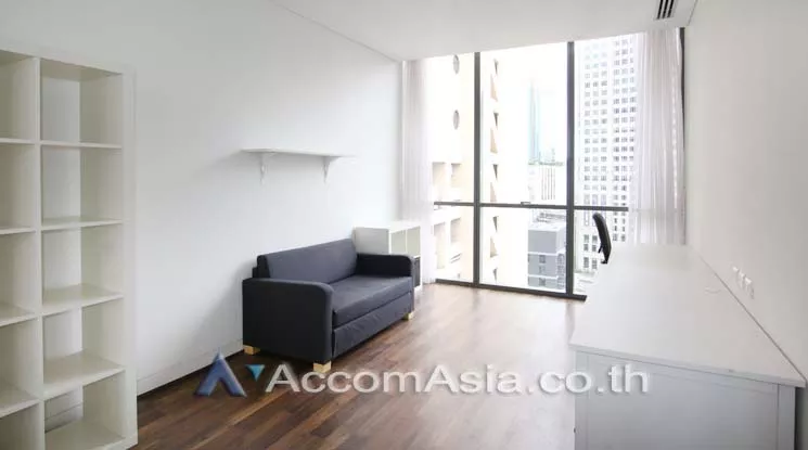 unit 2 Bedrooms  Condominium For Rent in Sukhumvit, Bangkok  near BTS Asok - MRT Sukhumvit (AA12274)