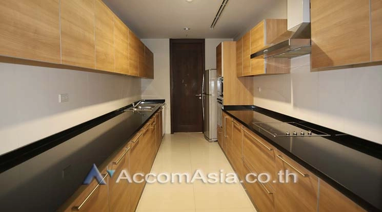 unit 3 Bedrooms  Apartment For Rent in Sukhumvit, Bangkok  near BTS Thong Lo (AA12275)