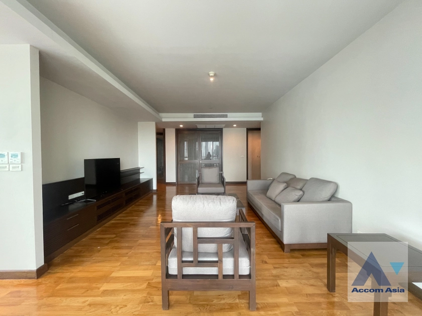 unit 3 Bedrooms  Apartment For Rent in Sukhumvit, Bangkok  near BTS Thong Lo (AA12276)