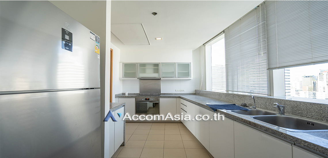 unit 3 Bedrooms  Condominium For Rent in Sukhumvit, Bangkok  near BTS Asok - MRT Sukhumvit (AA12279)