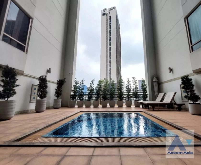 Royal Castle Sukhumvit 39 Condominium  3 Bedroom for Sale BTS Phrom Phong in Sukhumvit Bangkok