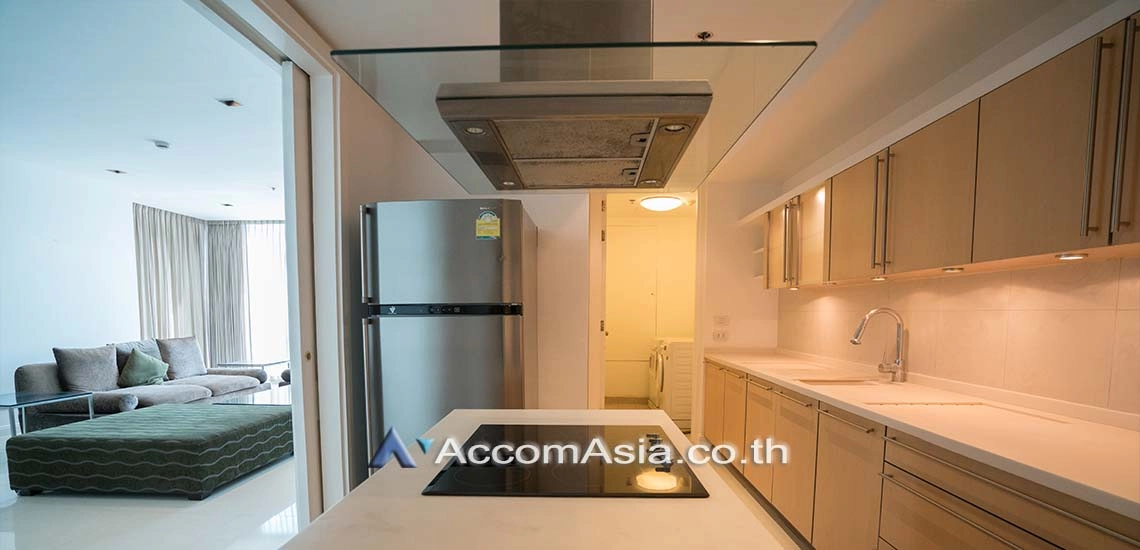 unit 3 Bedrooms  Condominium For Rent in Ploenchit, Bangkok  near BTS Ploenchit (AA12283)