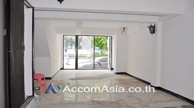 unit Shophouse For Rent in Silom, Bangkok  near BTS Chong Nonsi (AA12302)