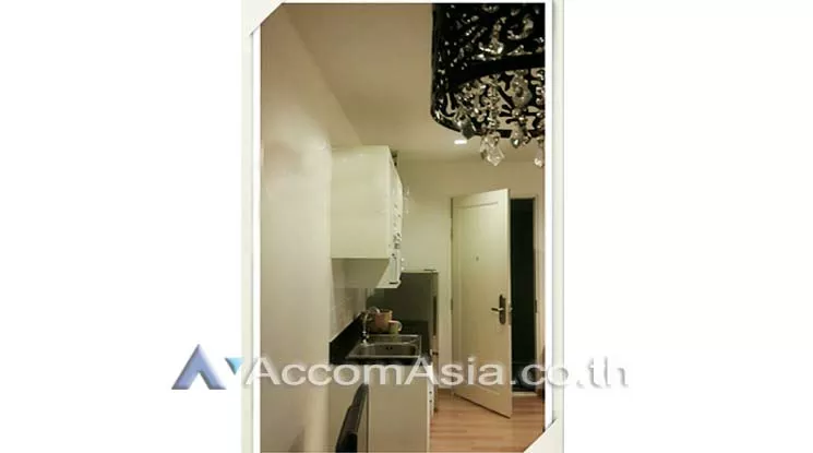  1 Bedroom  Condominium For Rent in Ploenchit, Bangkok  near BTS National Stadium (AA12313)