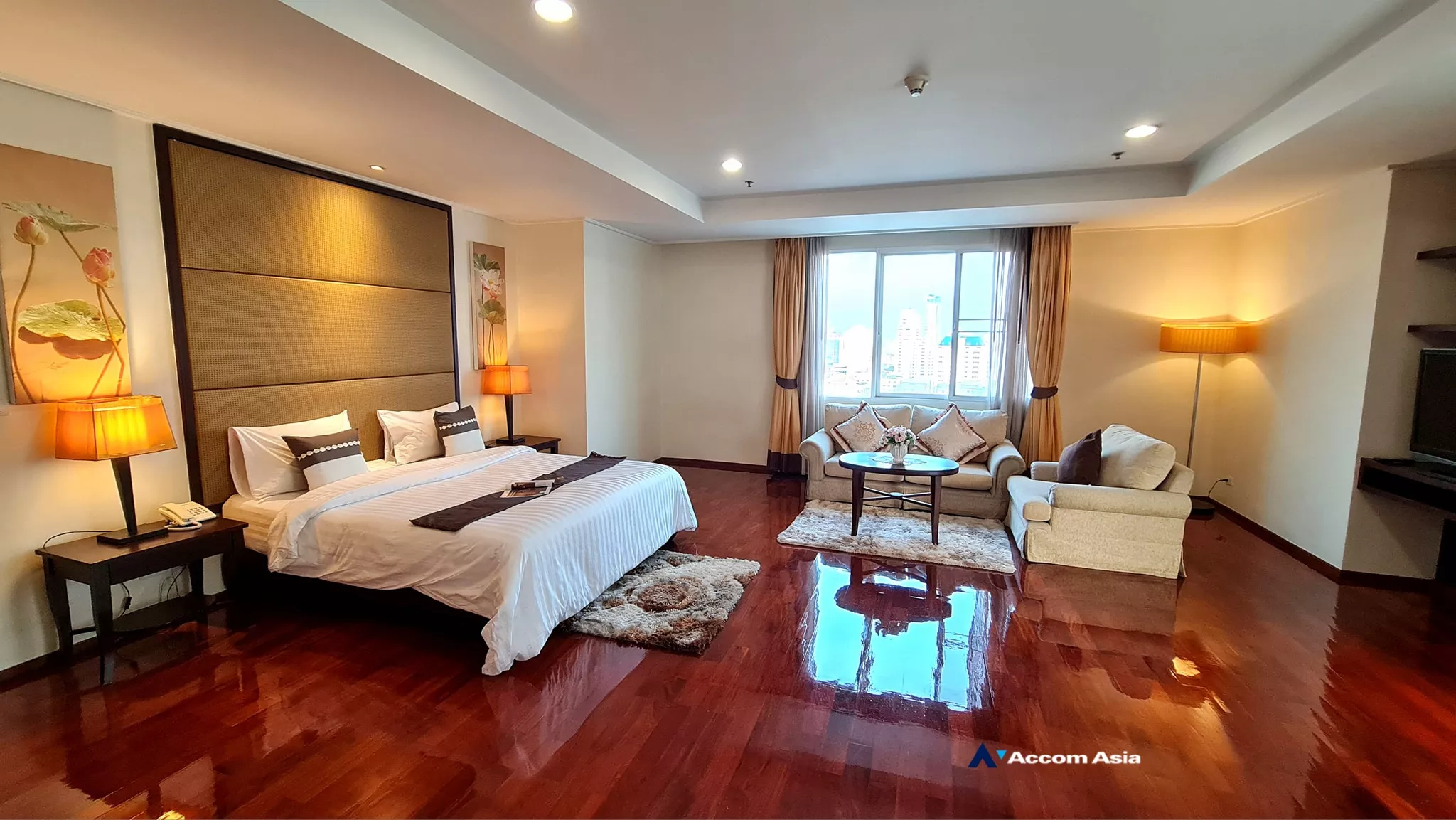 Pet friendly |  3 Bedrooms  Apartment For Rent in Sukhumvit, Bangkok  near BTS Phrom Phong (AA12329)