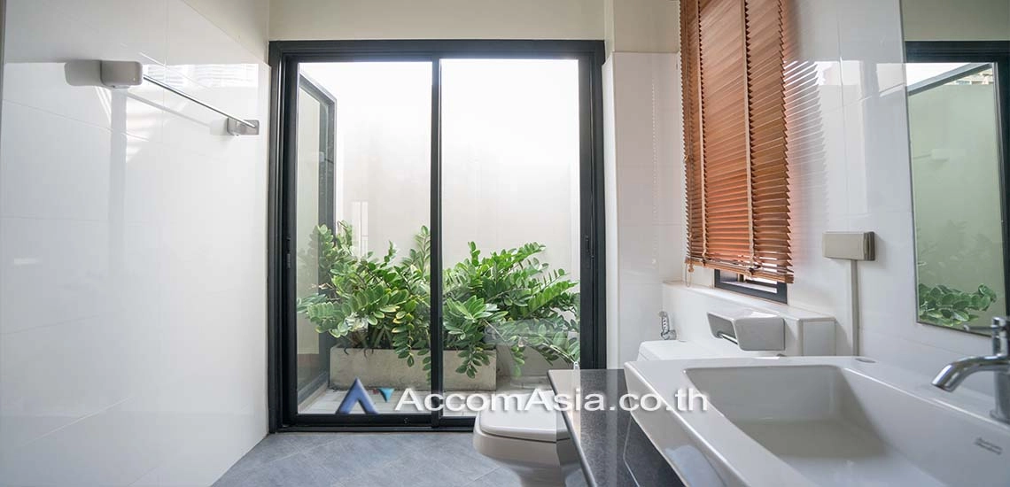 10  3 br Apartment For Rent in Sukhumvit ,Bangkok BTS Phrom Phong at Glorious outdoor area AA12337