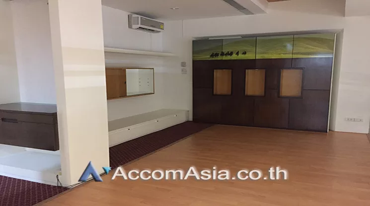  1  Office Space For Sale in Silom ,Bangkok BTS Sala Daeng - MRT Silom at Charn Issara Tower 1 AA12403