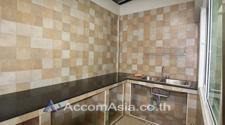 5  4 br Townhouse For Rent in sathorn ,Bangkok BRT Thanon Chan AA12410