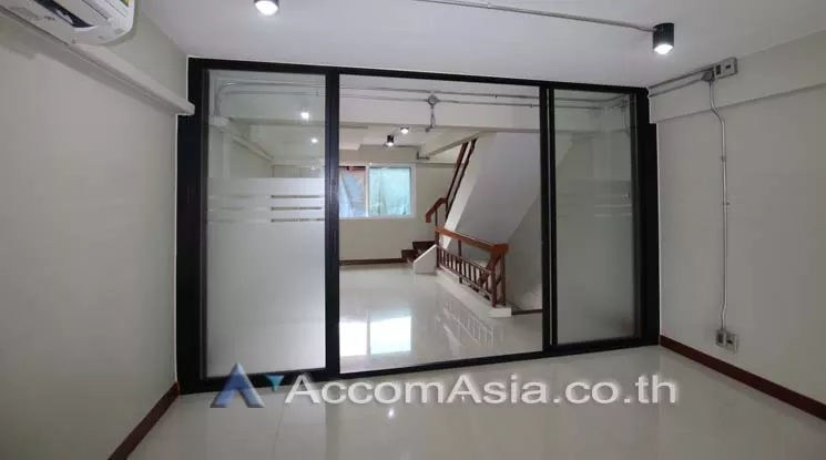 7  4 br Townhouse For Rent in sathorn ,Bangkok BRT Thanon Chan AA12410