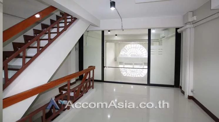 8  4 br Townhouse For Rent in sathorn ,Bangkok BRT Thanon Chan AA12410