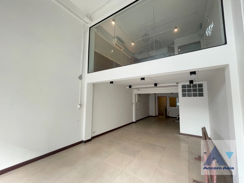  2  Townhouse For Rent in Sathorn ,Bangkok BRT Thanon Chan AA12410