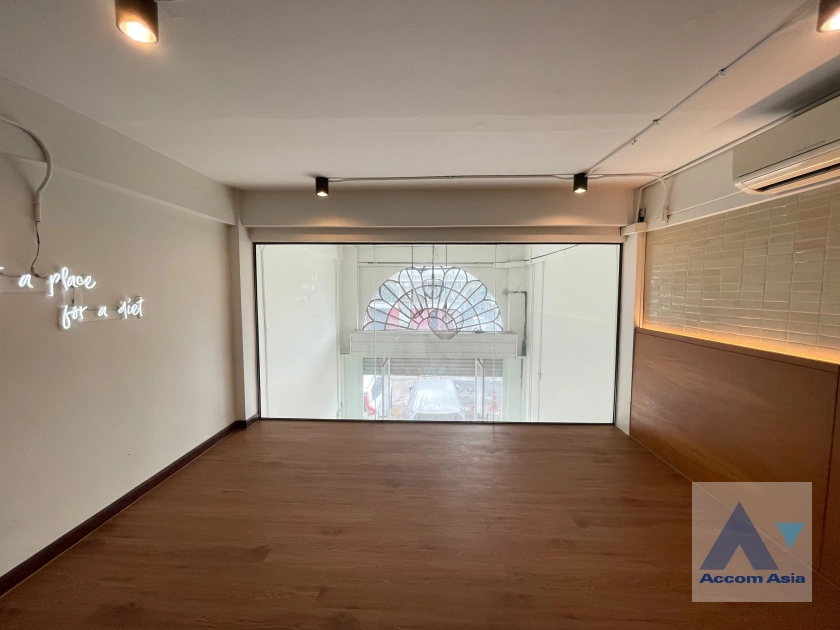 4  Townhouse For Rent in Sathorn ,Bangkok BRT Thanon Chan AA12410