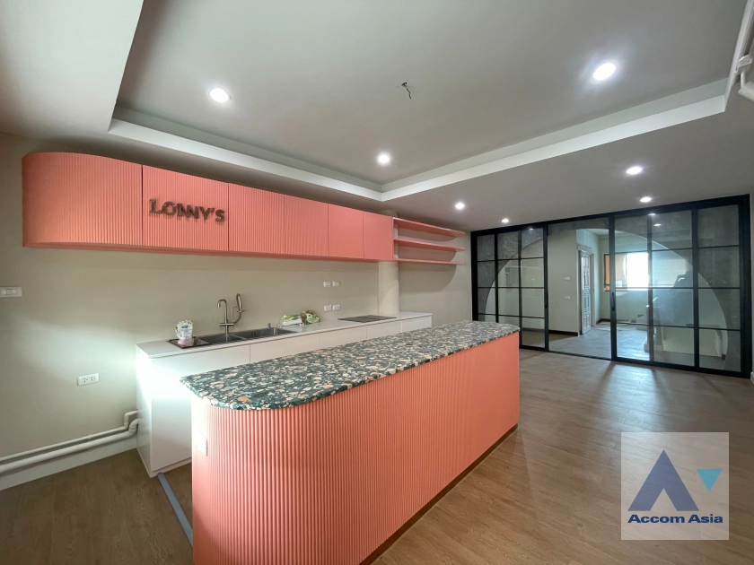 8  Townhouse For Rent in Sathorn ,Bangkok BRT Thanon Chan AA12410