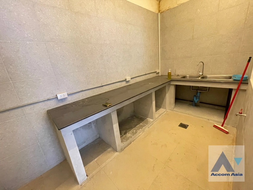 24  Townhouse For Rent in Sathorn ,Bangkok BRT Thanon Chan AA12410